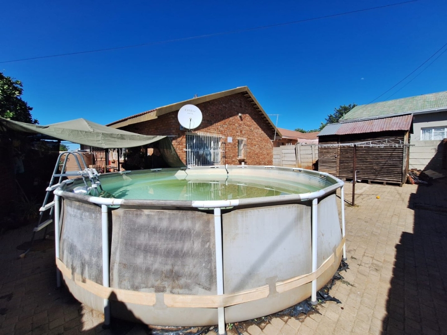 3 Bedroom Property for Sale in Beaconsfield Northern Cape